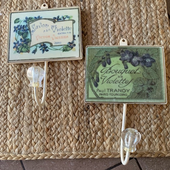 Vintage Floral Acrylic and Metal Wall Hooks. SET OF TWO. Measures 7 1/4”x 6” - Picture 8 of 13